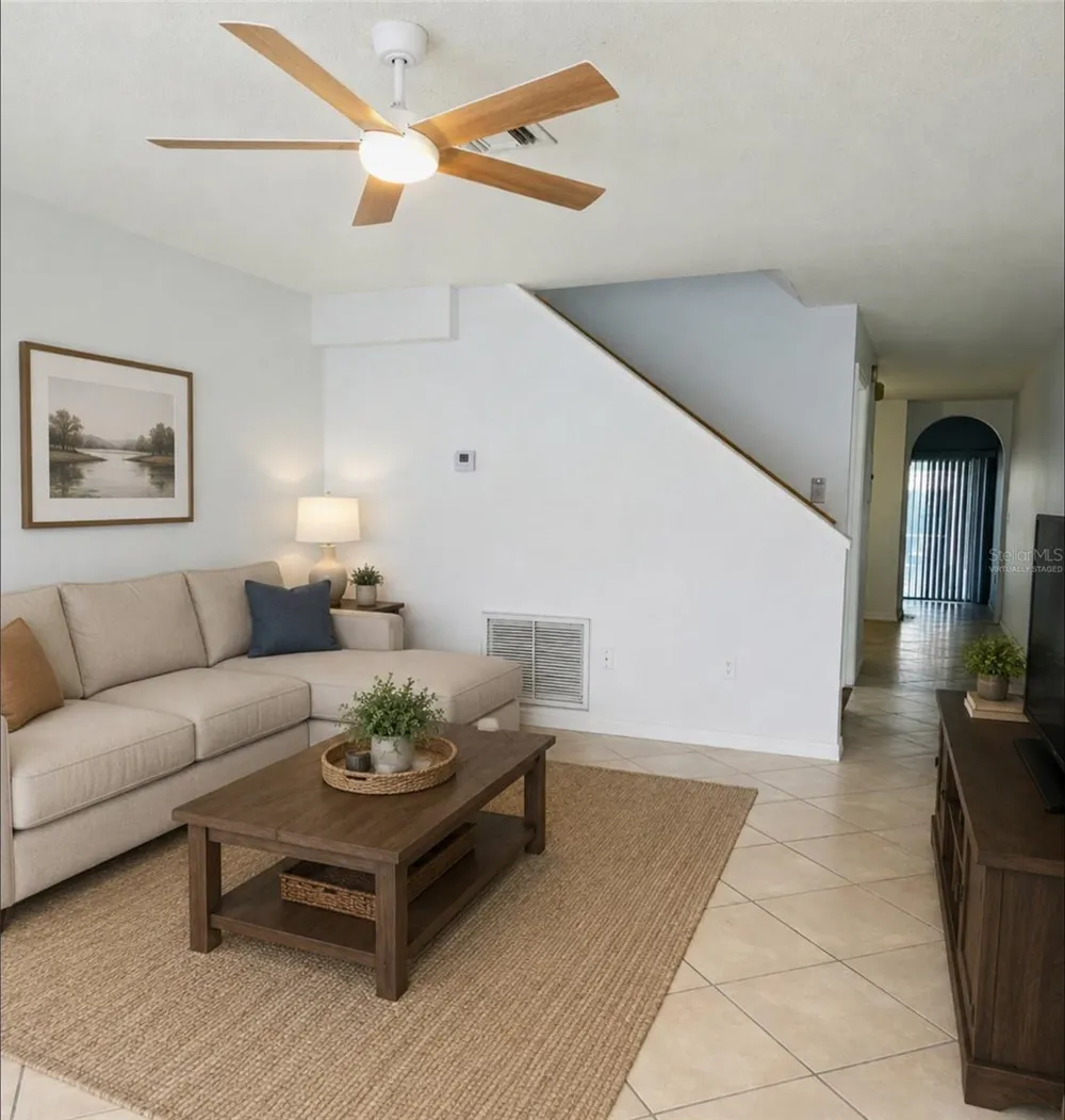 734 KENSINGTON LAKE CIR #BRANDON Brandon, FL 33511