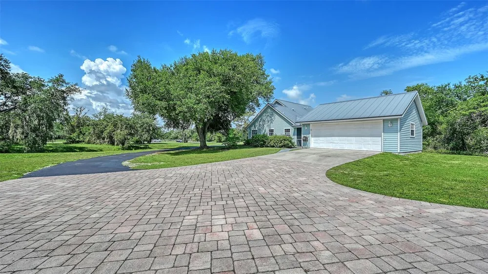 28401 104TH DR E Myakka City, FL 34251