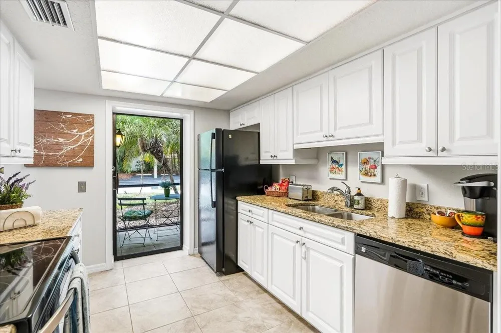 4540 BEE RIDGE ROAD #Villa 1 Sarasota, FL 34233