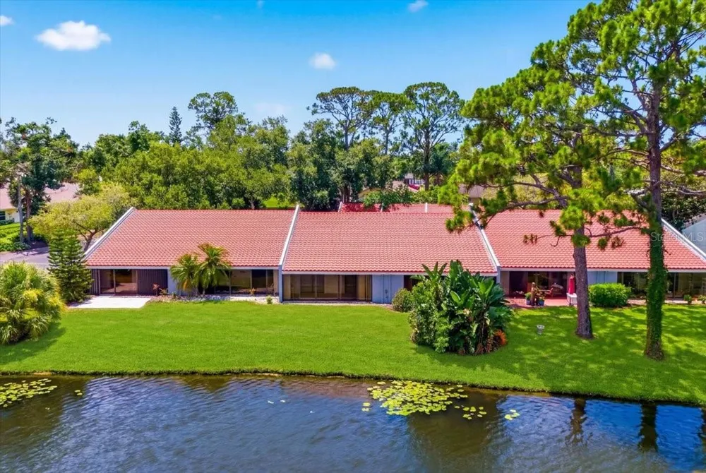 4540 BEE RIDGE ROAD #Villa 1 Sarasota, FL 34233