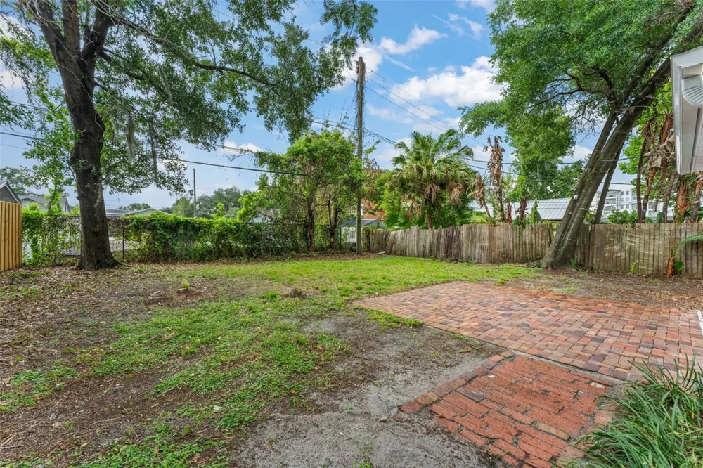 805 W SMITH STREET Orlando, FL 32804