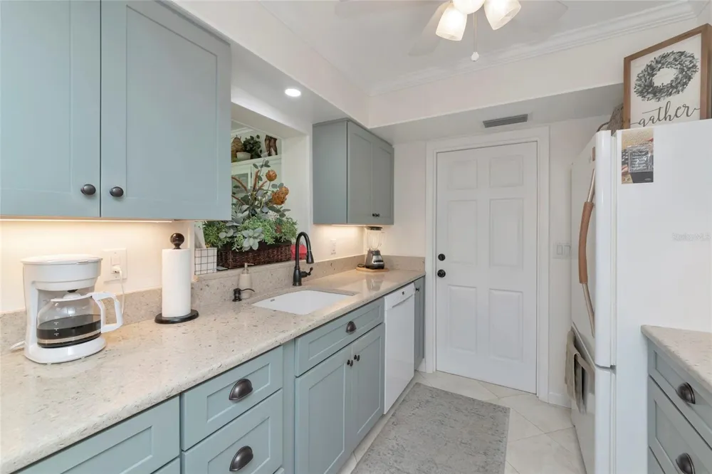 3602 JOYCE DRIVE Bradenton, FL 34208