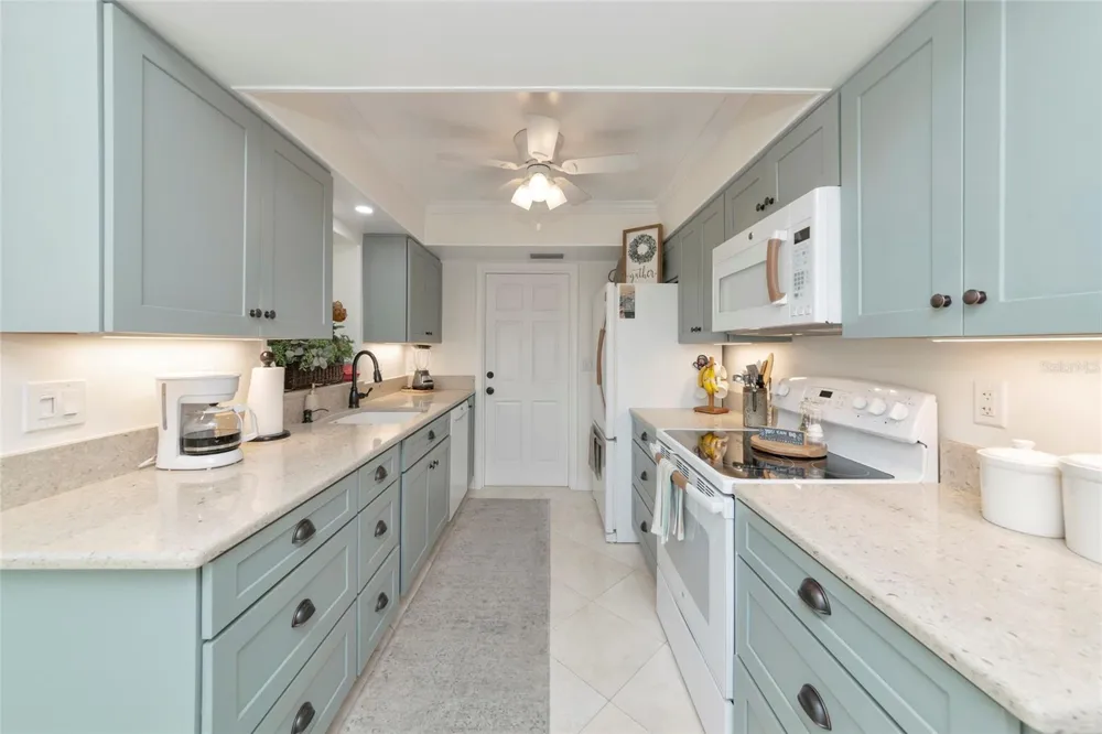 3602 JOYCE DRIVE Bradenton, FL 34208
