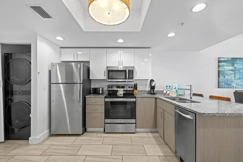 10091 GULF BOULEVARD #203E Treasure Island, FL 33706