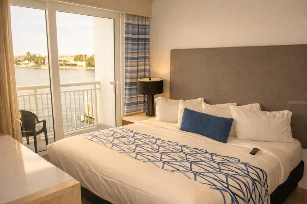 10091 GULF BOULEVARD #203E Treasure Island, FL 33706
