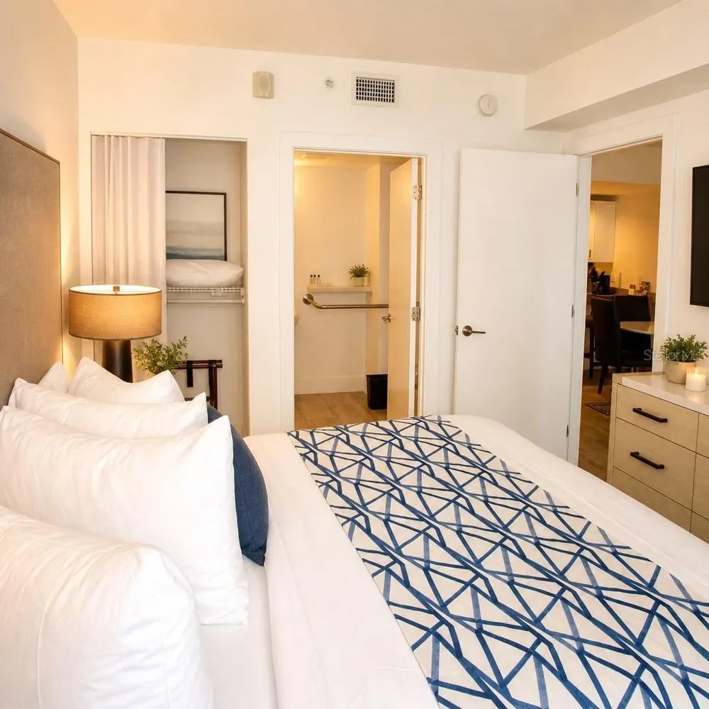 10091 GULF BOULEVARD #203E Treasure Island, FL 33706