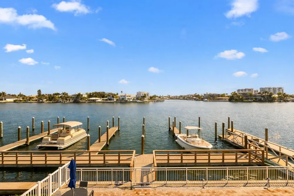 10091 GULF BOULEVARD #203E Treasure Island, FL 33706