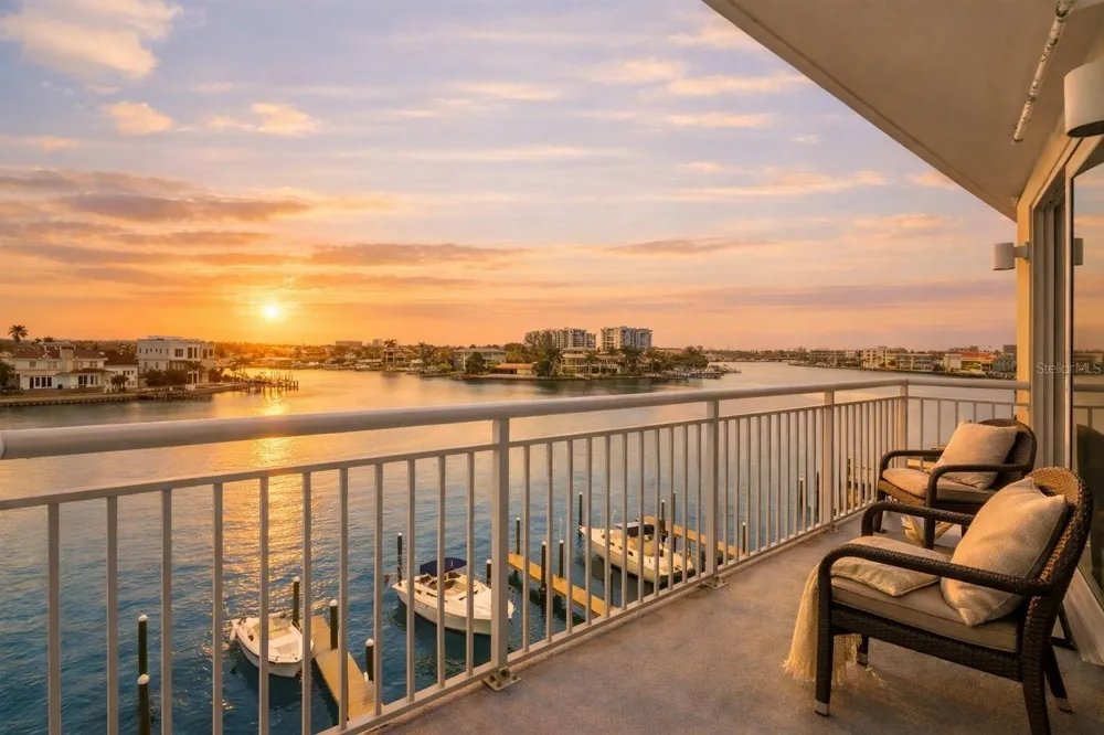 10091 GULF BOULEVARD #203E Treasure Island, FL 33706