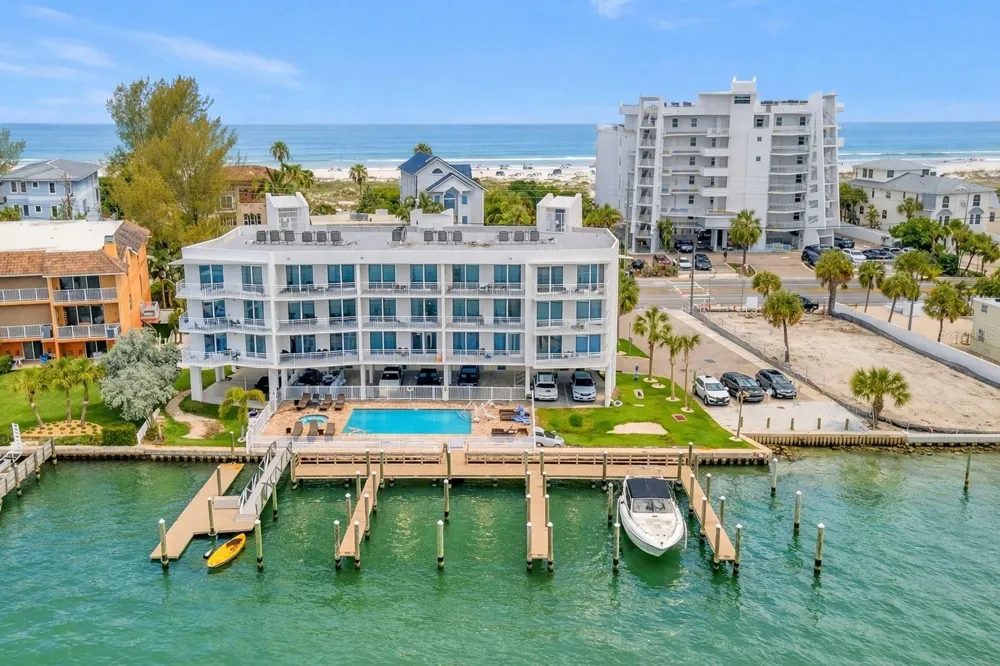 10091 GULF BOULEVARD #203E Treasure Island, FL 33706