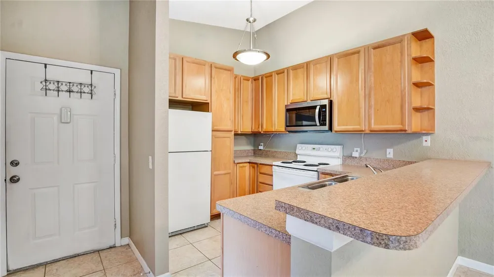 6019 SCOTCHWOOD GLEN #204 Orlando, FL 32822