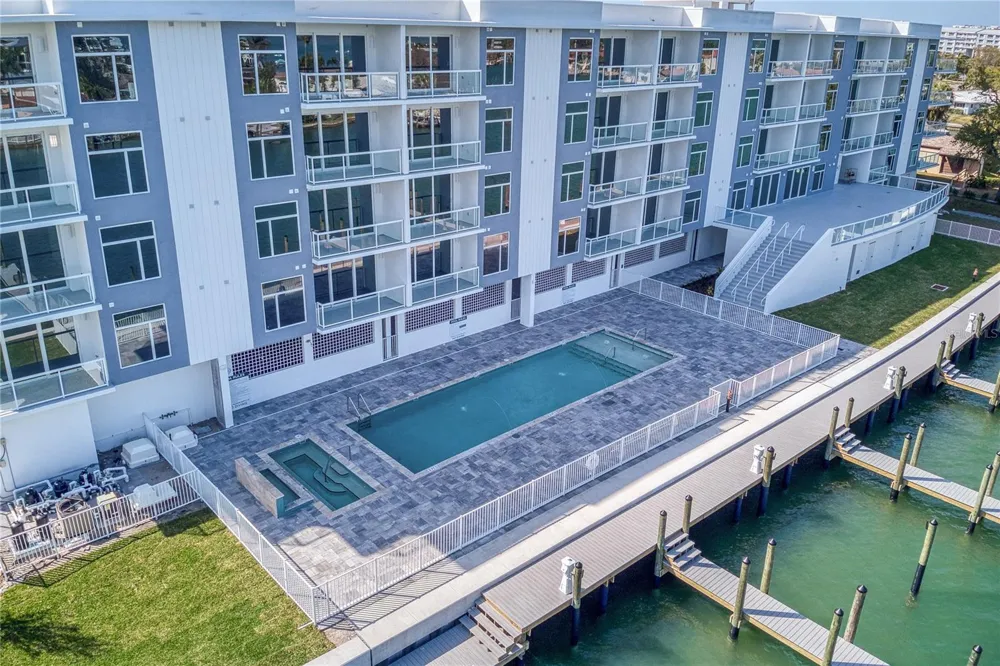 415 ISLAND WAY #207 Clearwater Beach, FL 33767