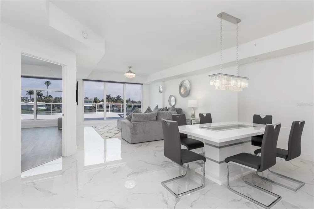 415 ISLAND WAY #207 Clearwater Beach, FL 33767
