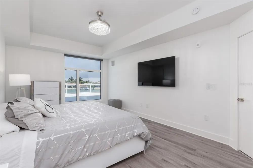 415 ISLAND WAY #207 Clearwater Beach, FL 33767