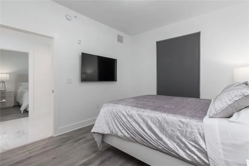 415 ISLAND WAY #207 Clearwater Beach, FL 33767