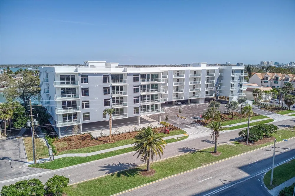 415 ISLAND WAY #207 Clearwater Beach, FL 33767