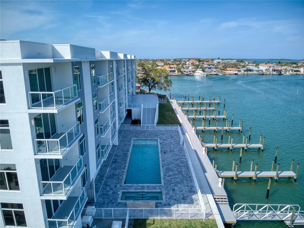 415 ISLAND WAY #207 Clearwater Beach, FL 33767