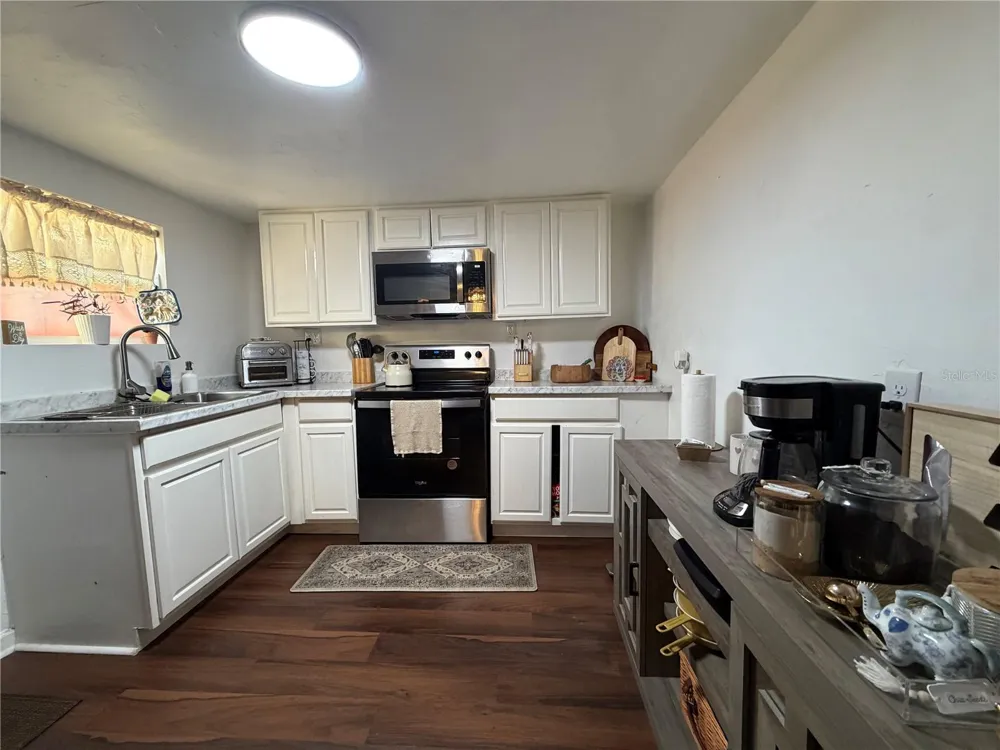 2425 SE 10TH AVENUE Gainesville, FL 32641