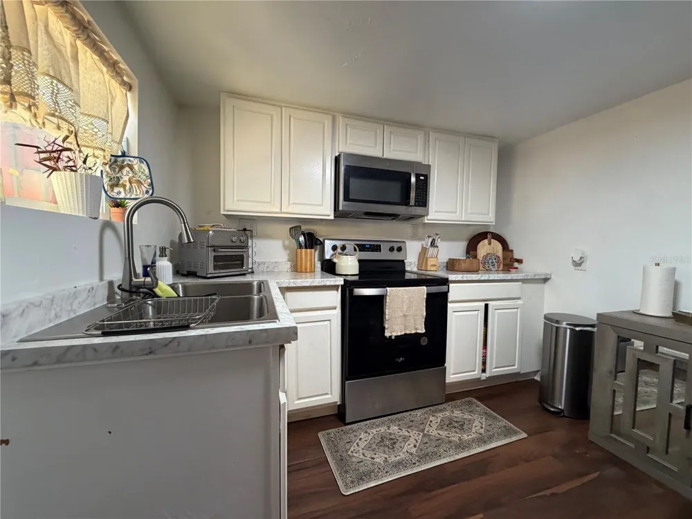2425 SE 10TH AVENUE Gainesville, FL 32641