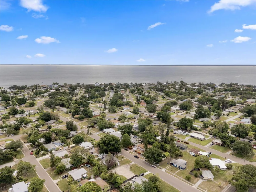3963 NEPTUNE DRIVE SE St Petersburg, FL 33705