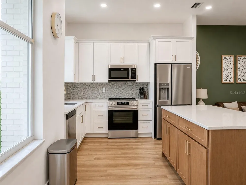 297 LAKE JESSUP AVENUE Oviedo, FL 32765
