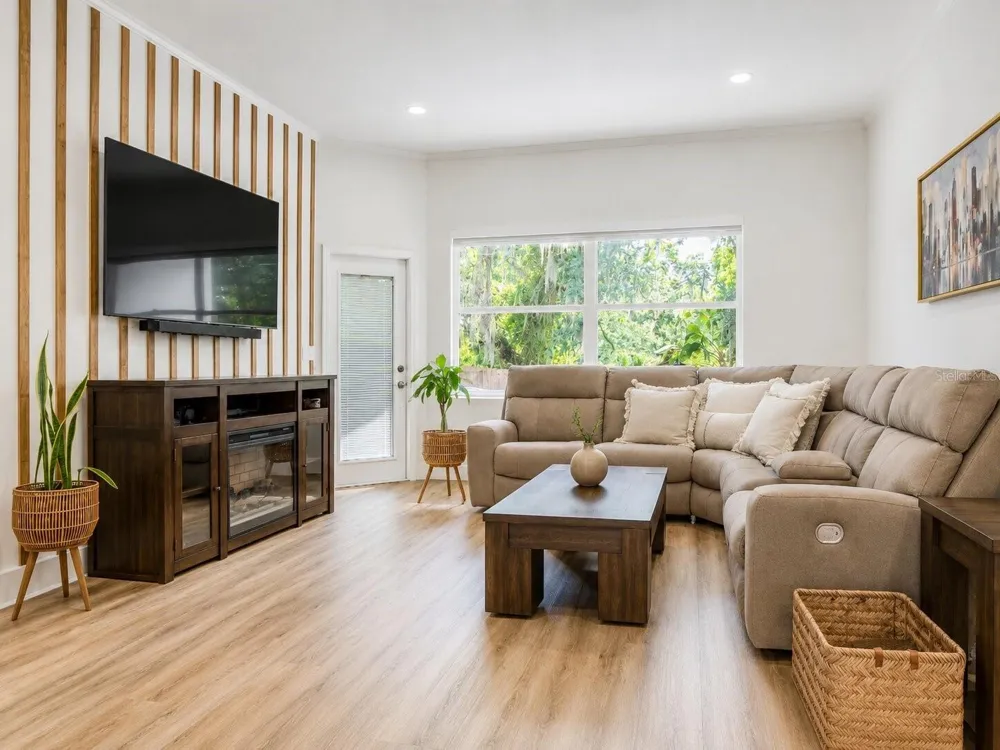 297 LAKE JESSUP AVENUE Oviedo, FL 32765