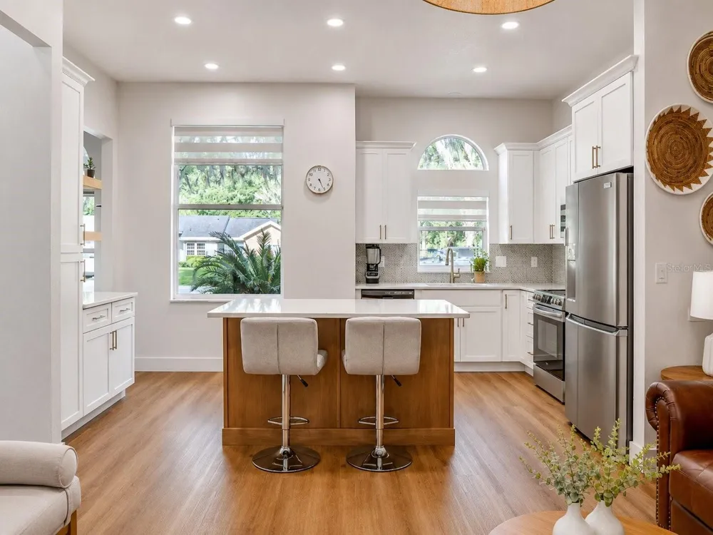 297 LAKE JESSUP AVENUE Oviedo, FL 32765