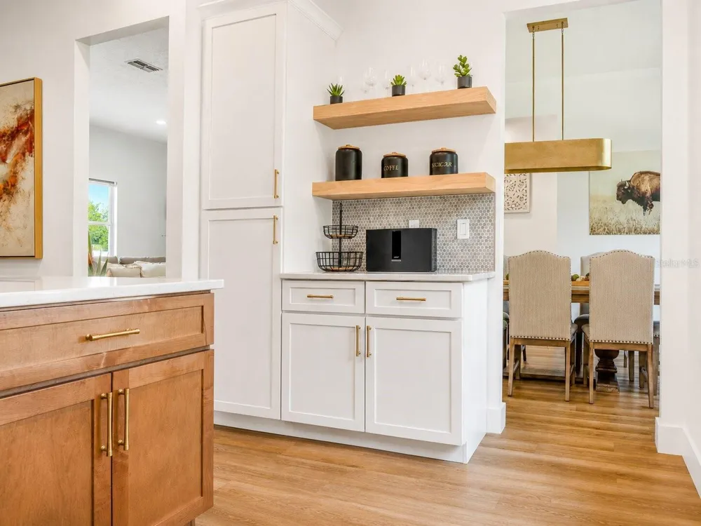 297 LAKE JESSUP AVENUE Oviedo, FL 32765