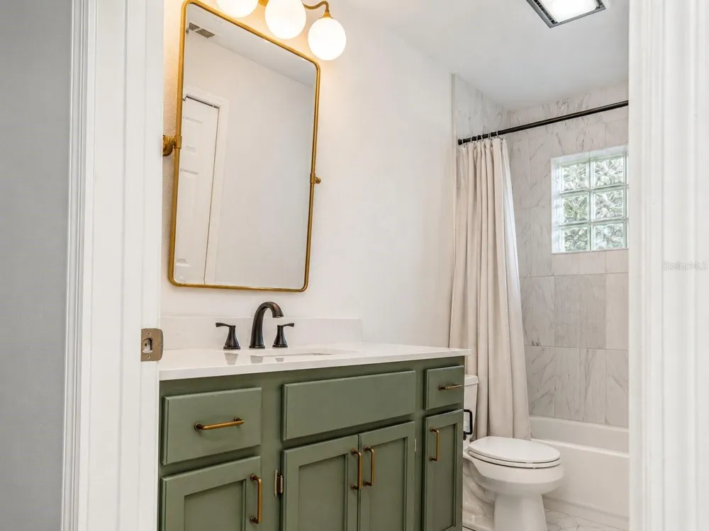 297 LAKE JESSUP AVENUE Oviedo, FL 32765