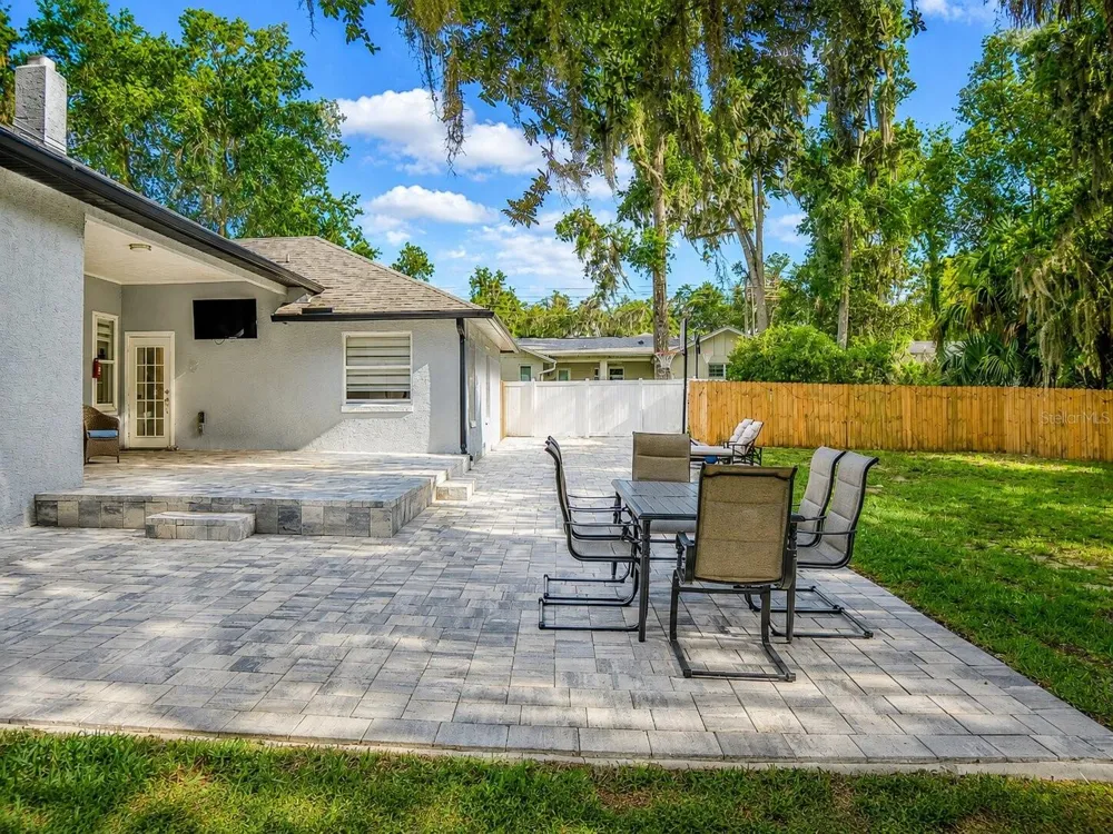 297 LAKE JESSUP AVENUE Oviedo, FL 32765