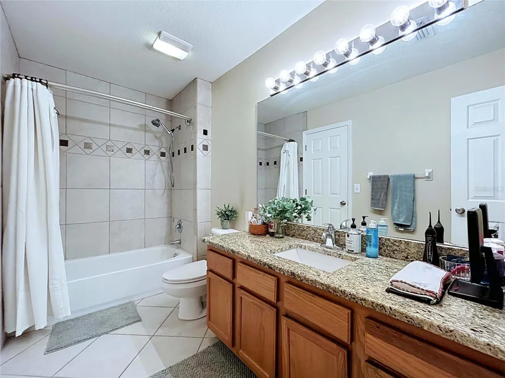 12207 COUNTRY WHITE CIRCLE Tampa, FL 33635