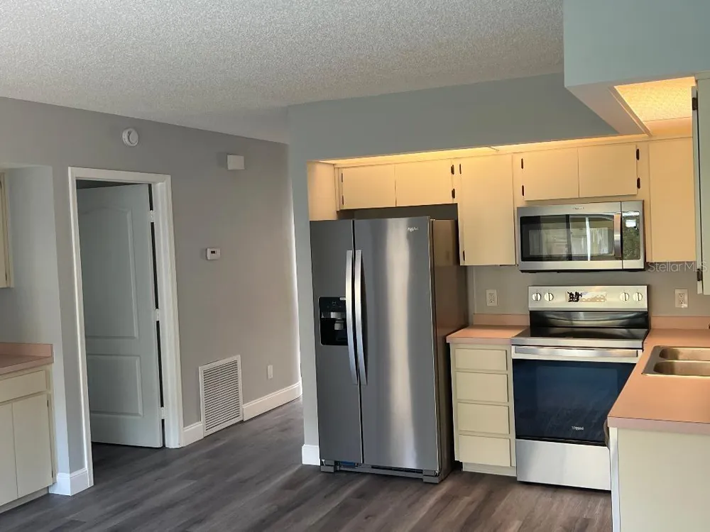 2294 BELGIAN LANE #14 Clearwater, FL 33763