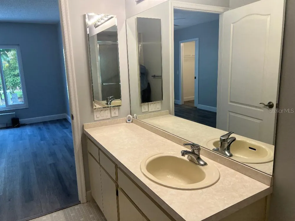 2294 BELGIAN LANE #14 Clearwater, FL 33763