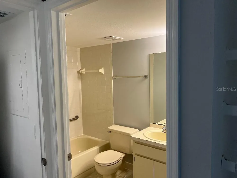 2294 BELGIAN LANE #14 Clearwater, FL 33763