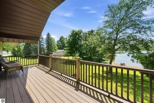 10876 Lockwood Drive Cadillac, MI 49601