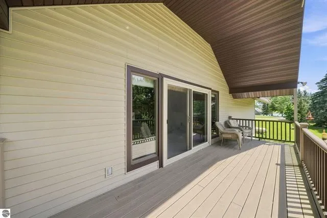 10876 Lockwood Drive Cadillac, MI 49601