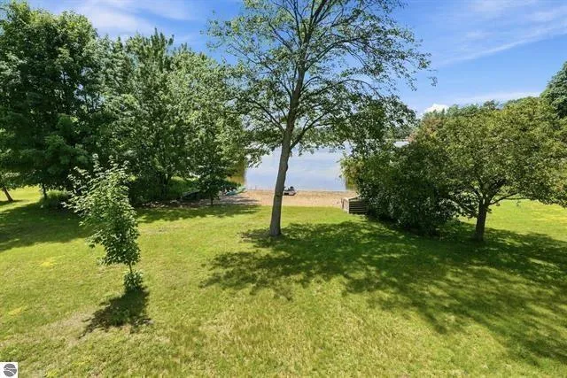 10876 Lockwood Drive Cadillac, MI 49601