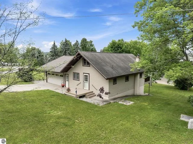 10876 Lockwood Drive Cadillac, MI 49601