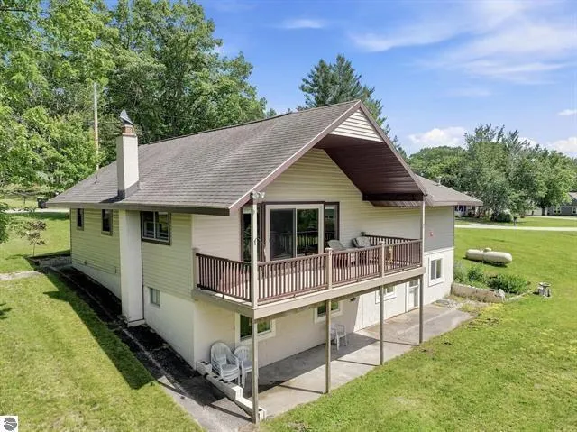 10876 Lockwood Drive Cadillac, MI 49601