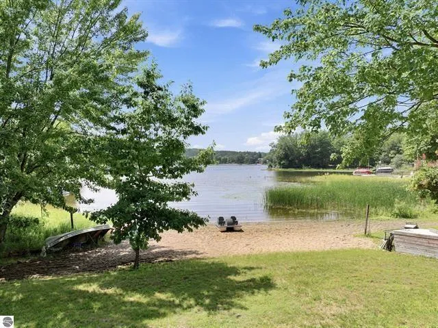 10876 Lockwood Drive Cadillac, MI 49601