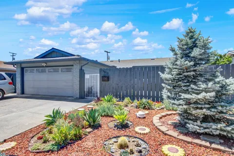 2425 Oceanic Drive