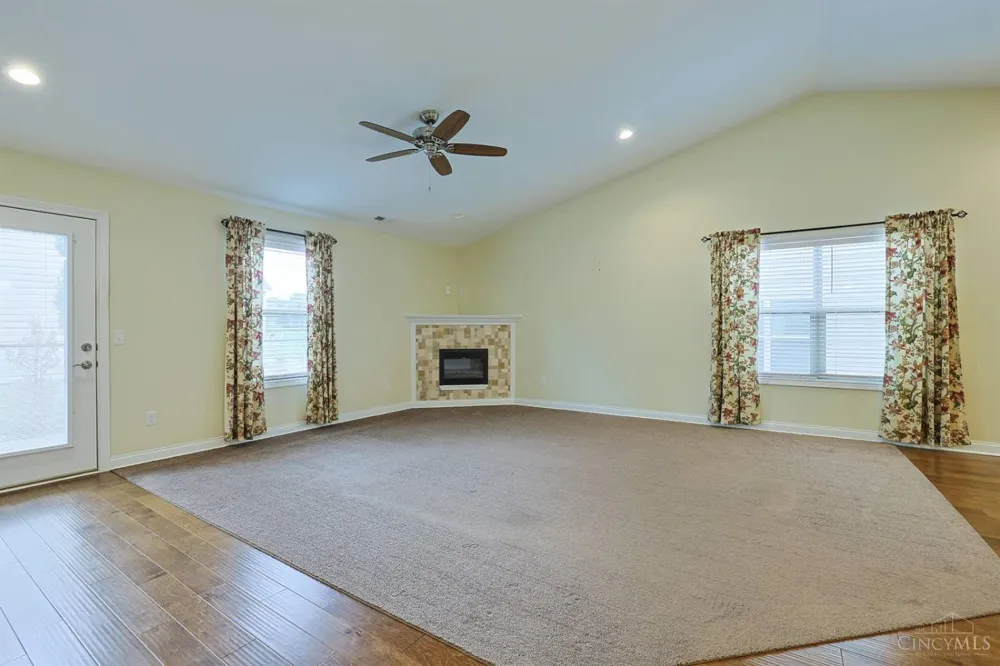 715 Villa Court Trenton, OH 45067