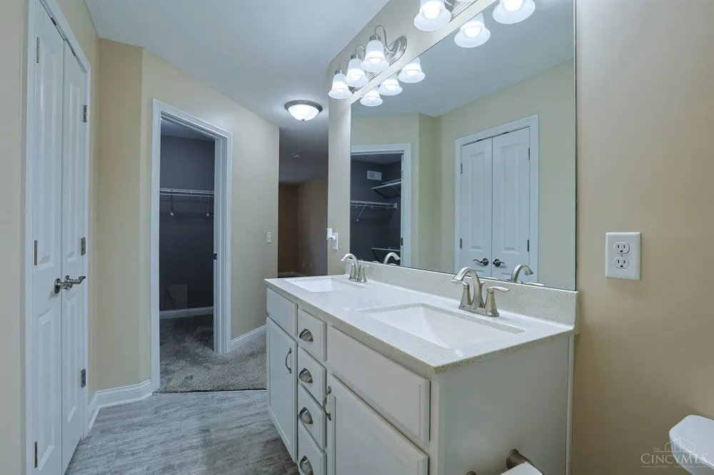 715 Villa Court Trenton, OH 45067