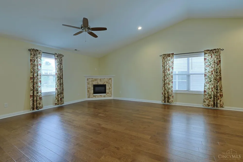 715 Villa Court Trenton, OH 45067