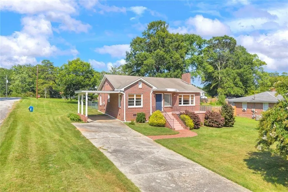 142 Ola Street Toccoa, GA 30577