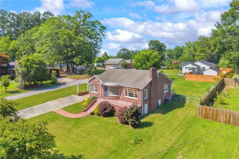 142 Ola Street Toccoa, GA 30577