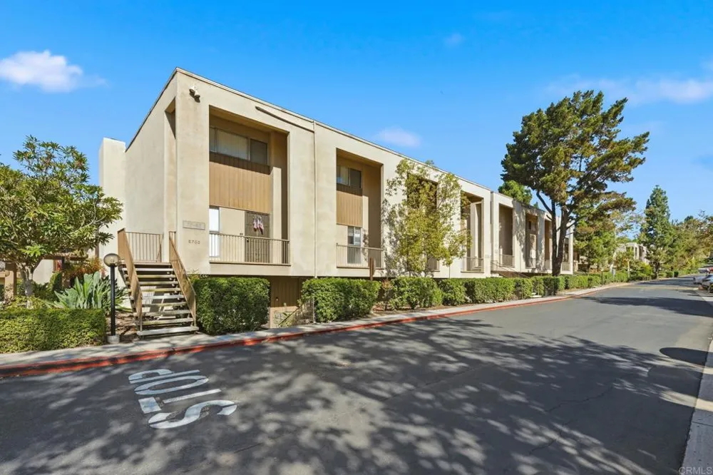5700 Baltimore Drive #81 La Mesa, CA 91942