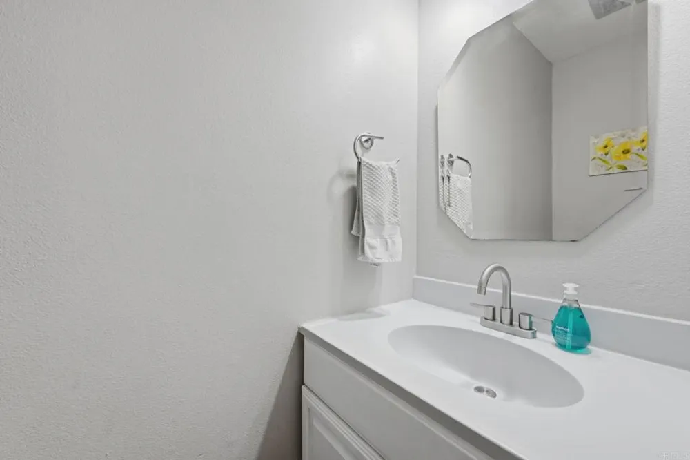 5700 Baltimore Drive #81 La Mesa, CA 91942