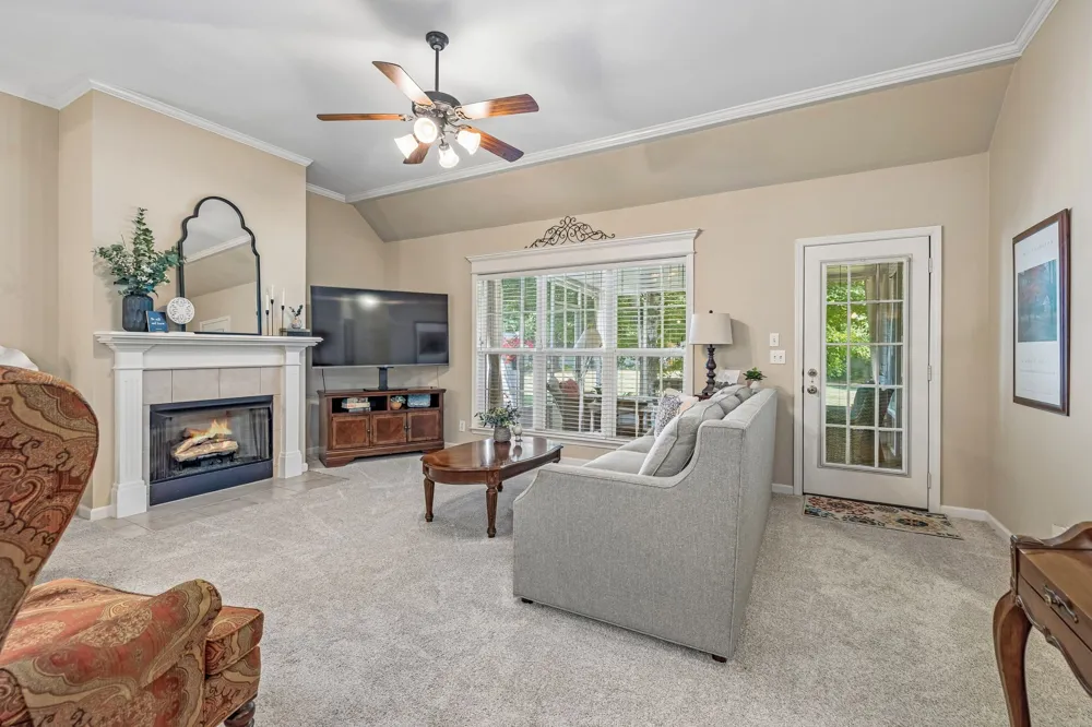 2833 Stonehedge Dr Murfreesboro, TN 37128