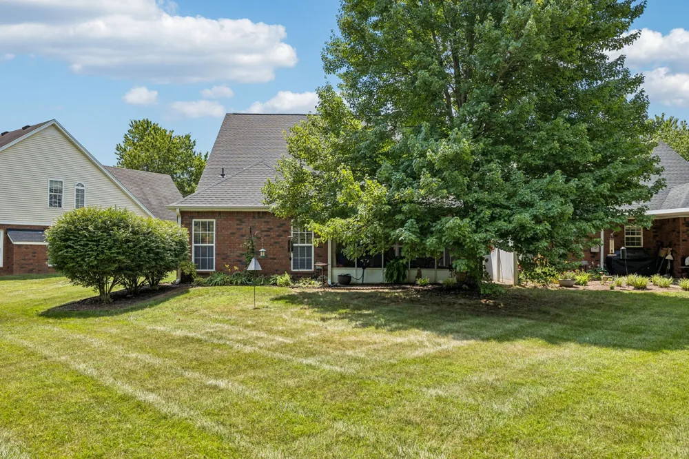 2833 Stonehedge Dr Murfreesboro, TN 37128
