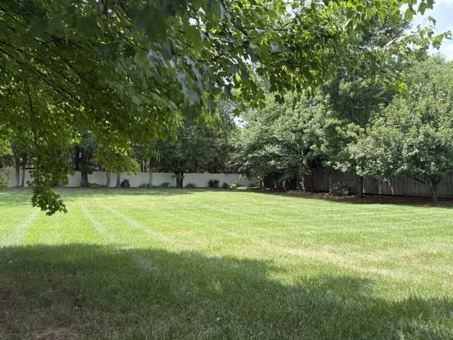 2833 Stonehedge Dr Murfreesboro, TN 37128